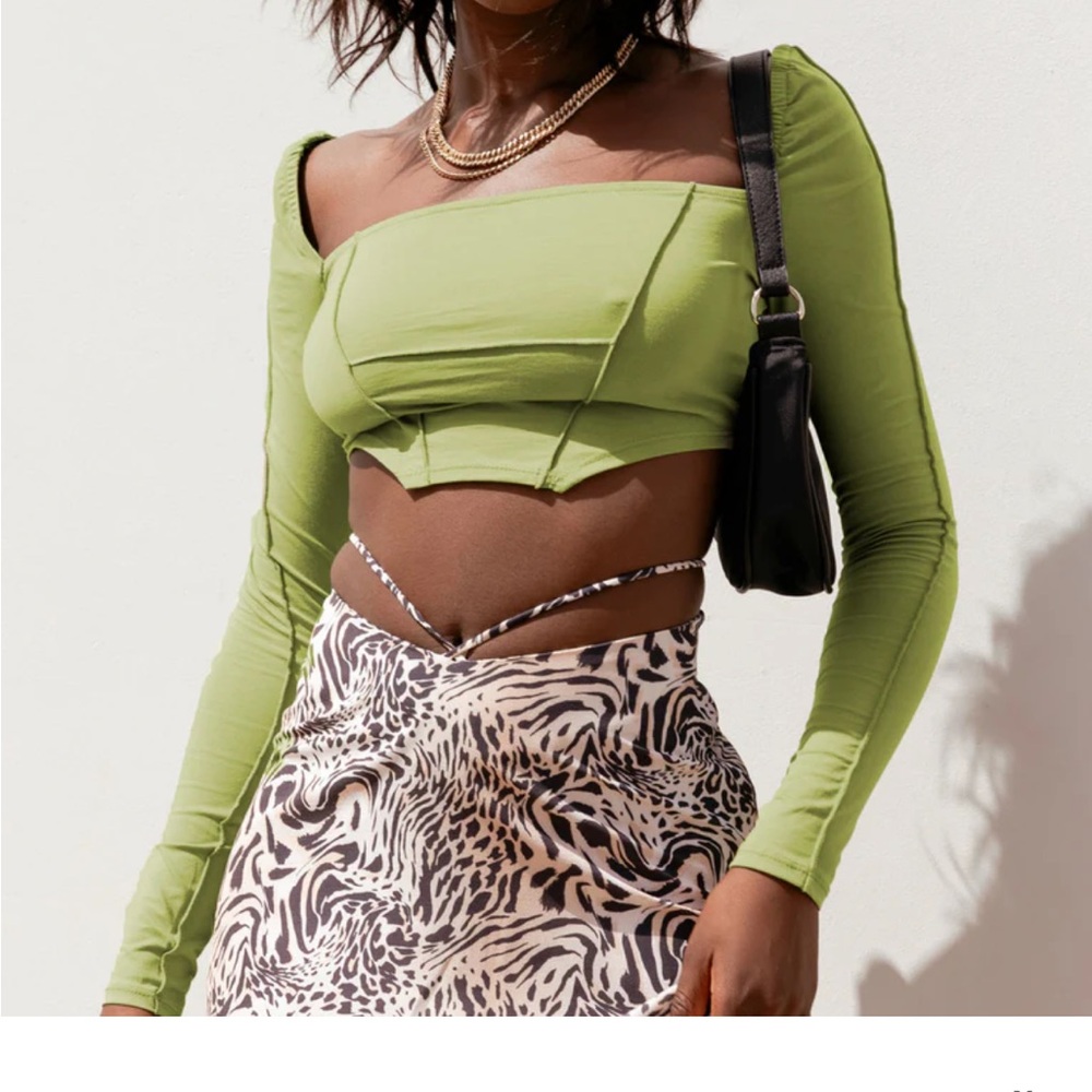 Princess Polly long sleeve crop top size 6 green